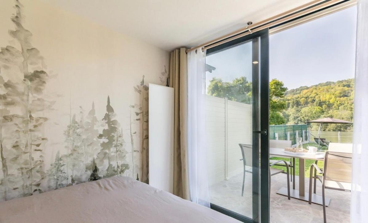 Charmant Chalet En Bord De Seine 圣皮埃尔－迪沃夫赖 外观 照片