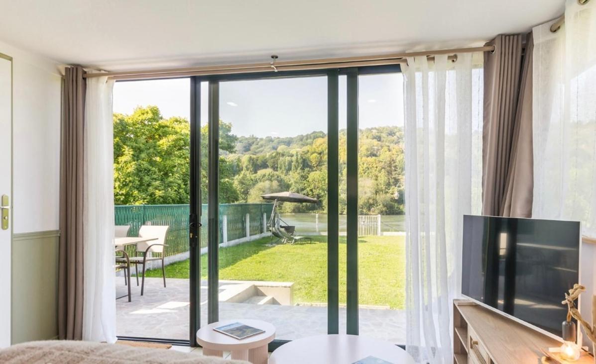 Charmant Chalet En Bord De Seine 圣皮埃尔－迪沃夫赖 外观 照片